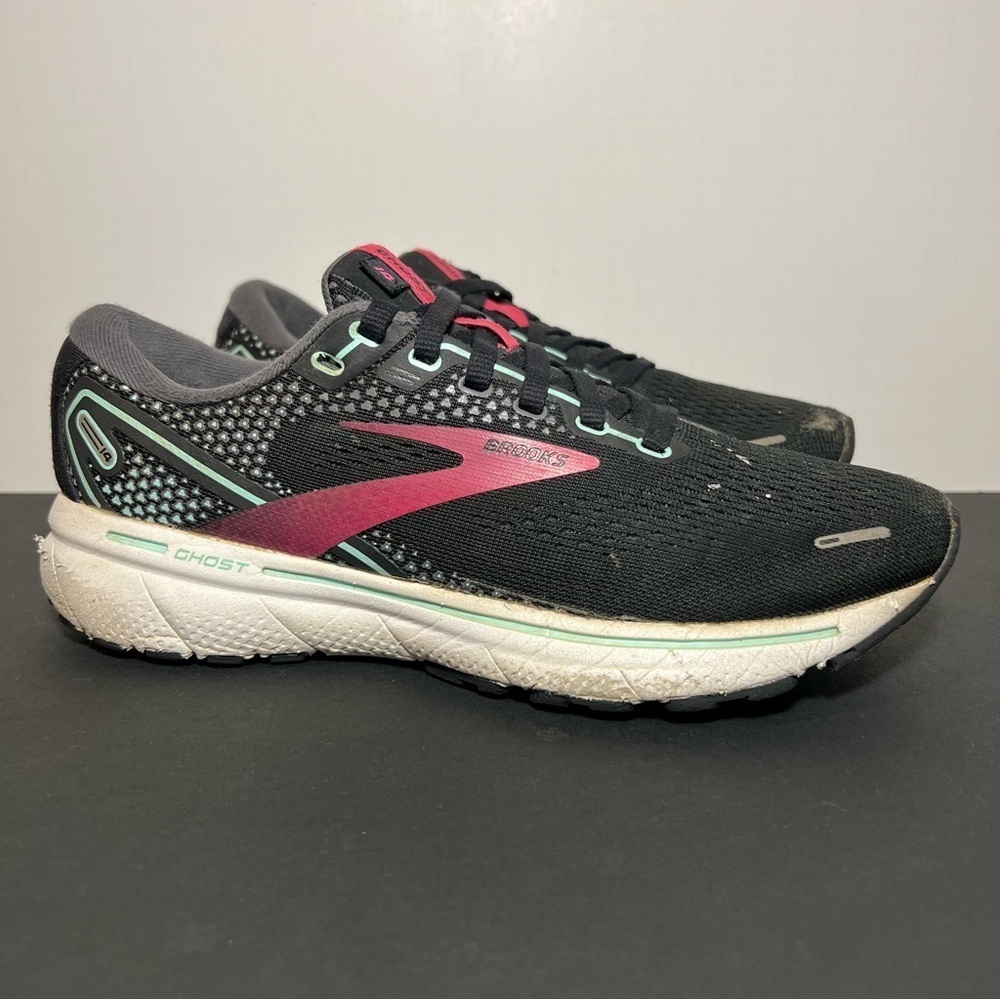 Womens BROOKS Ghost 14 Black Athletic Shoes / Size 7